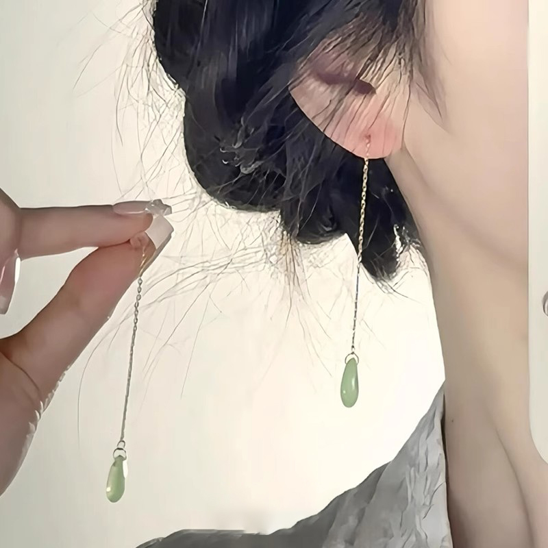 S925纯银新中式绿色水滴流苏耳线女款小众清冷感气质古风灵动耳饰