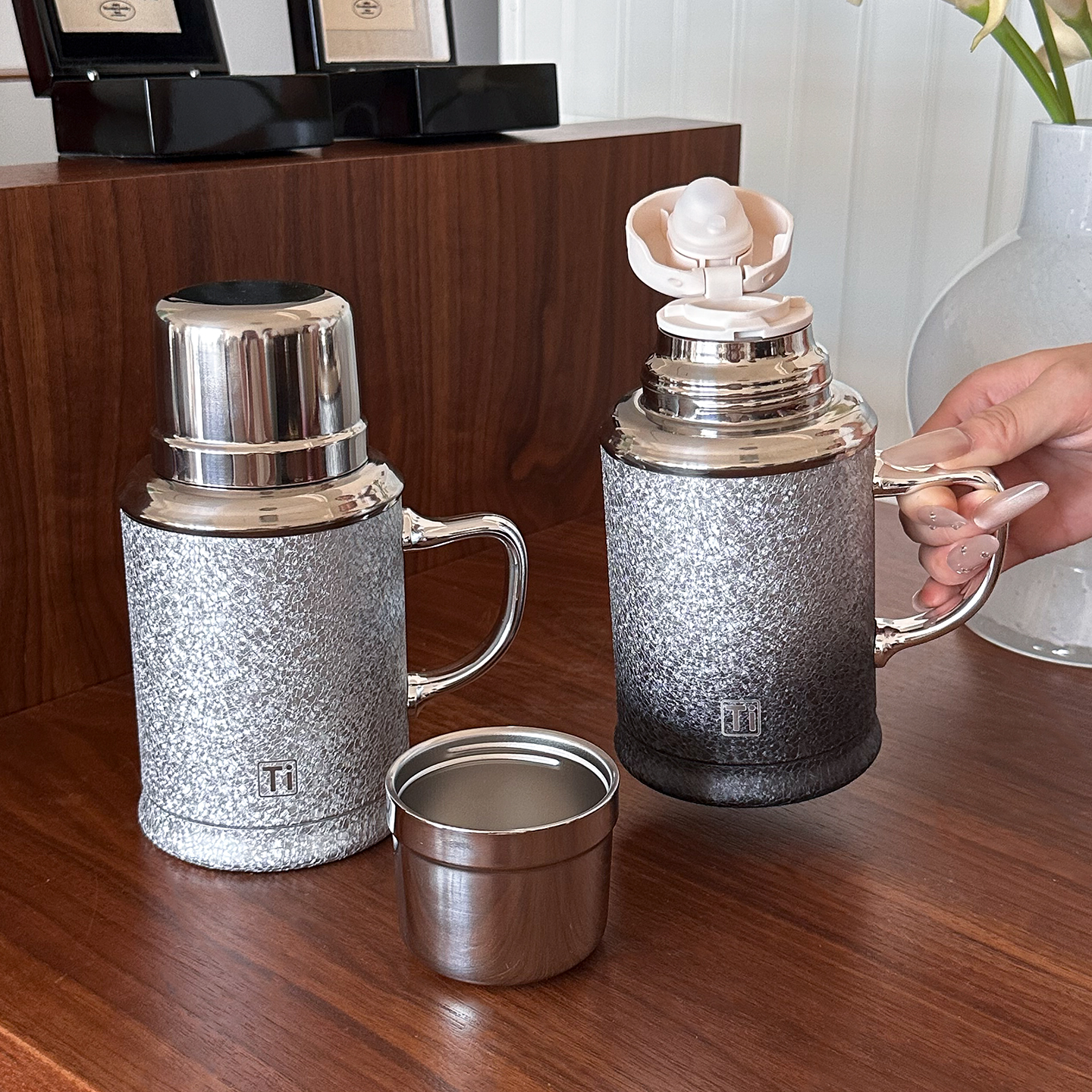 覆钛保温杯高级感轻奢办公手柄杯带滤网大容量泡茶焖茶水壶男女士