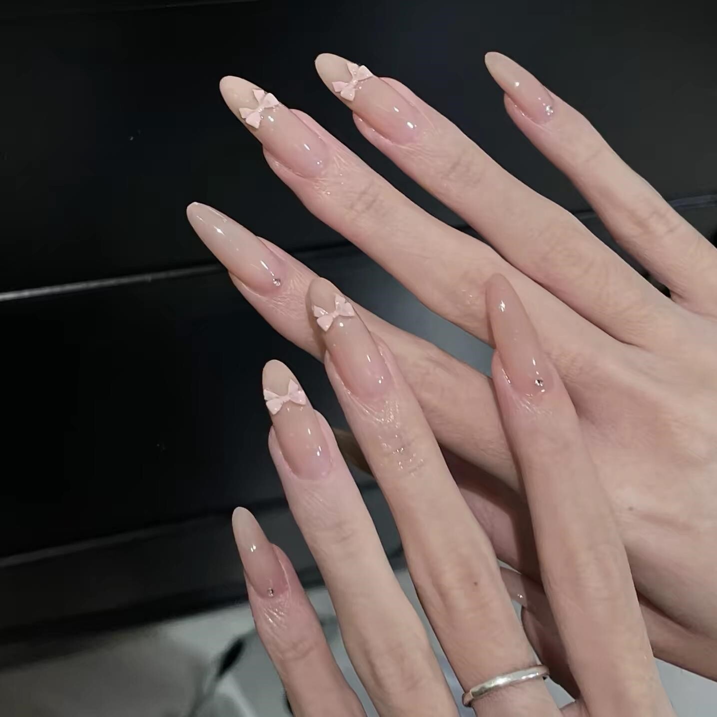 纯手工裸色穿戴甲长款粉色蝴蝶装饰显白美甲贴片成品高级感假指甲