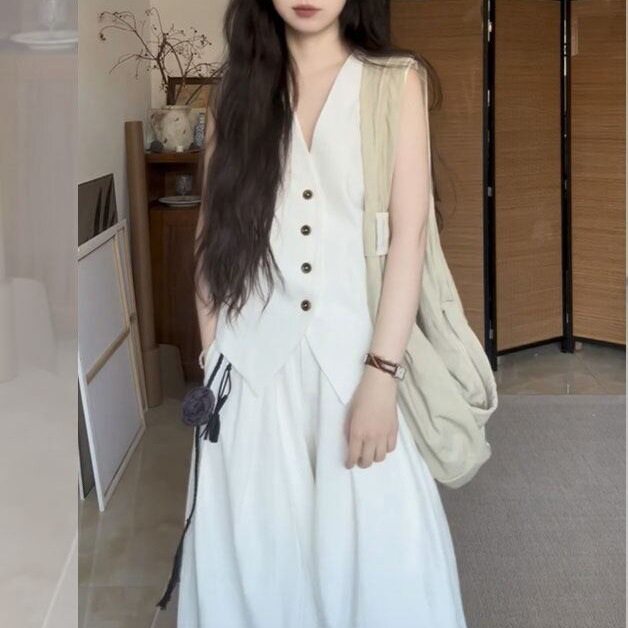 港风复古高级感白色马甲套装裤女2026夏季新款洋气减龄西装两件套