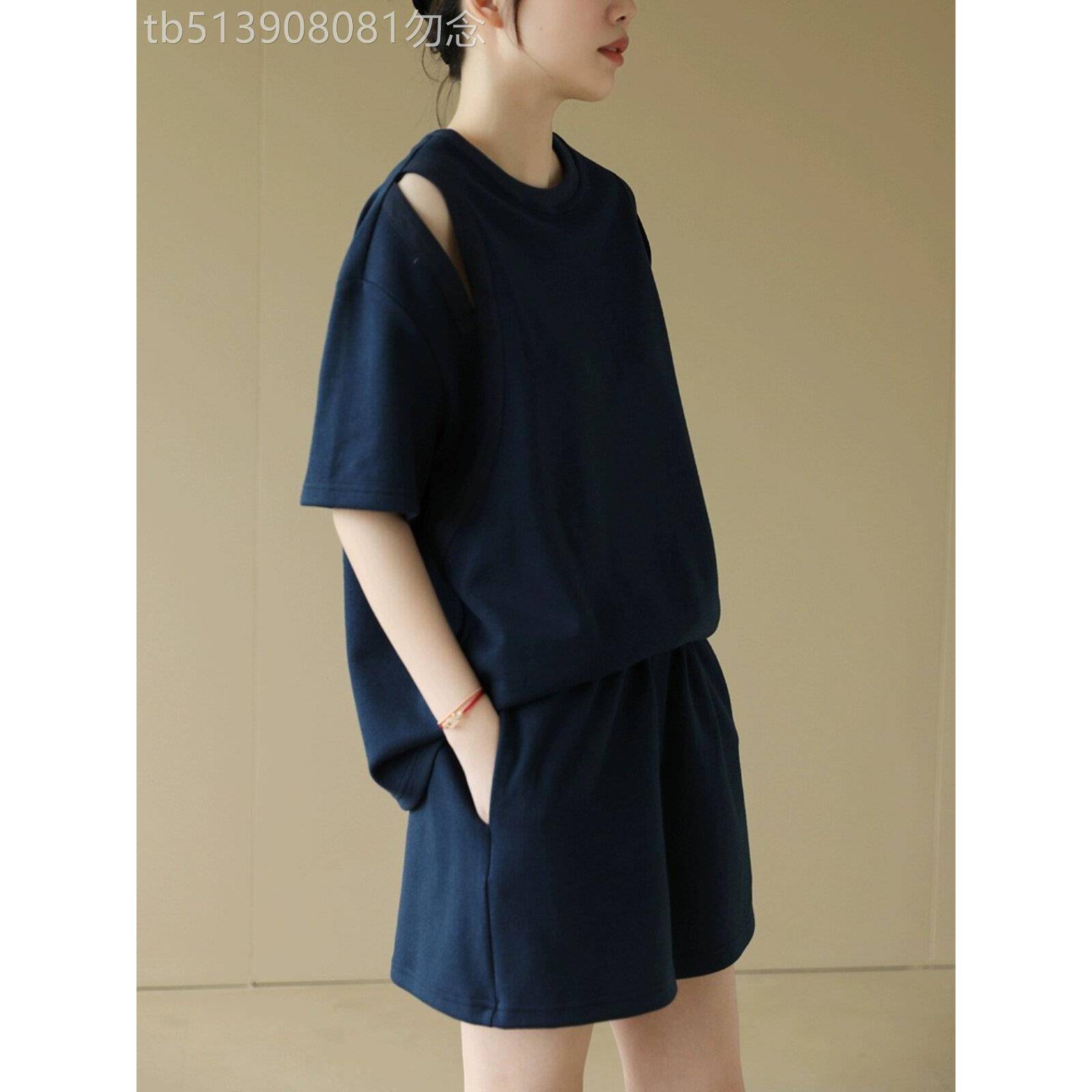 女士运动套装2026年新款夏季圆领短袖露肩上衣宽松阔腿短裤两件套