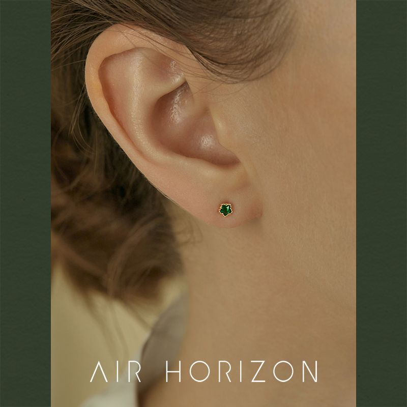 AIR-HORIZON祖母绿锆石耳钉10K金