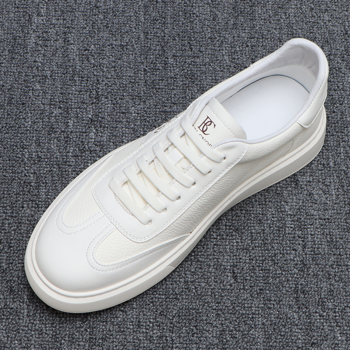 一脚蹬小白鞋男款2026新款头层牛皮男鞋轻奢百搭透气白色休闲板鞋