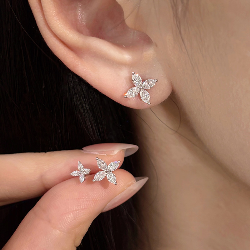 18k金培育钻石马眼幸运四叶草蝴蝶耳钉女小众高级维多利亚风耳饰