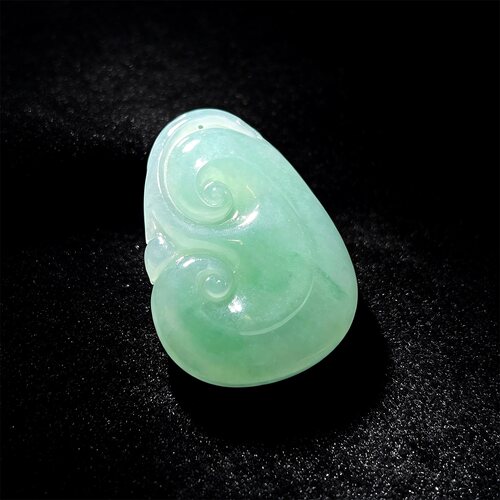 七彩云南缅甸A货天然翡翠冰种飘甜阳绿翡翠如意挂件吊坠