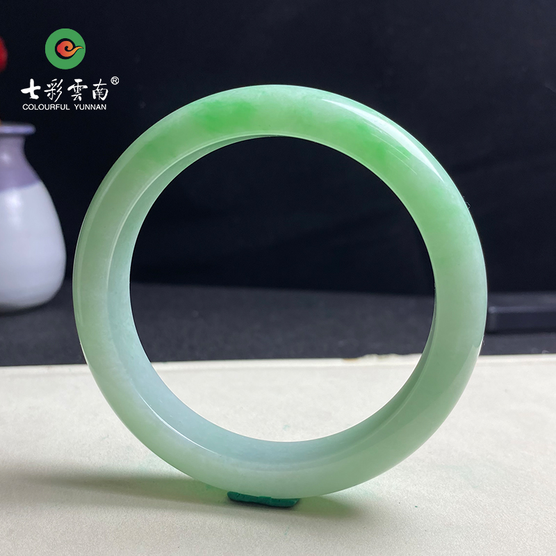 七彩云南天然翡翠冰种手镯
