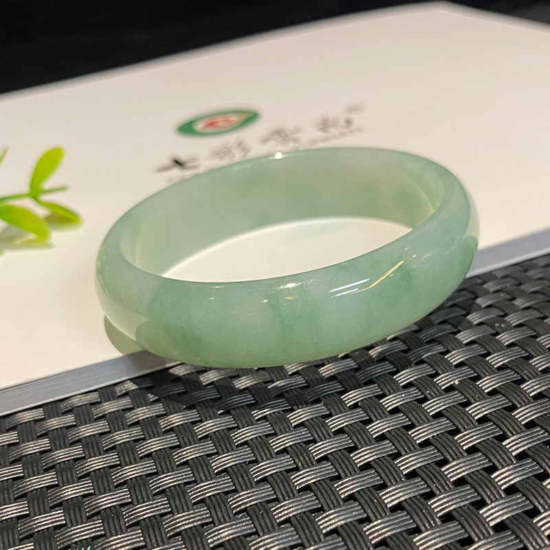 七彩云南缅甸A货天然翡翠飘绿花贵妃手镯一物一证支持复检(已售)