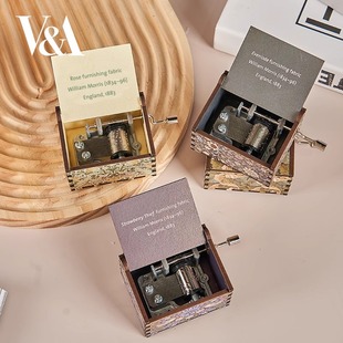 VA博物馆草莓小偷玫瑰茛苕叶埃文洛德手摇音乐盒生日礼物送女生