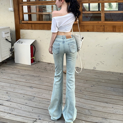 浅色刺绣弹力牛仔微喇裤女