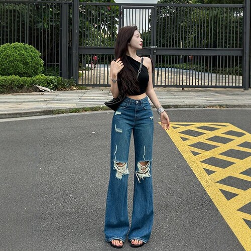 李李家破洞不贴腿喇叭牛仔裤女2026夏季新款宽松显瘦显高地裤