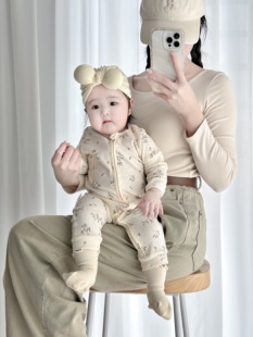 宝宝爬服 6一12月婴儿衣服ins风婴幼儿拉链连体衣春秋款 来自韩国