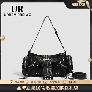 UR包包女黑色摇滚包包朋克风潮酷法棍包韩国y2k腋下包铆钉单肩包