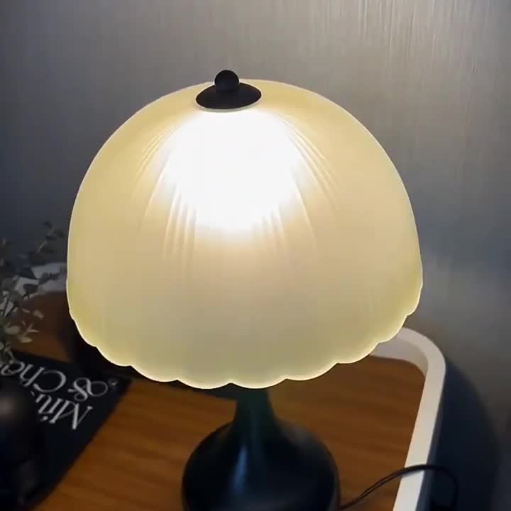 北欧复古台灯简约少女温