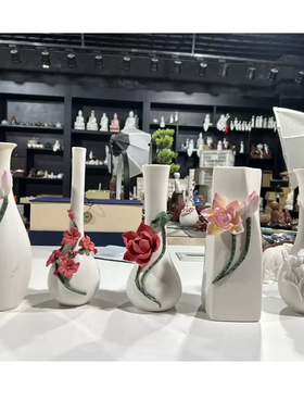 陶瓷摆件放干冰日式餐厅