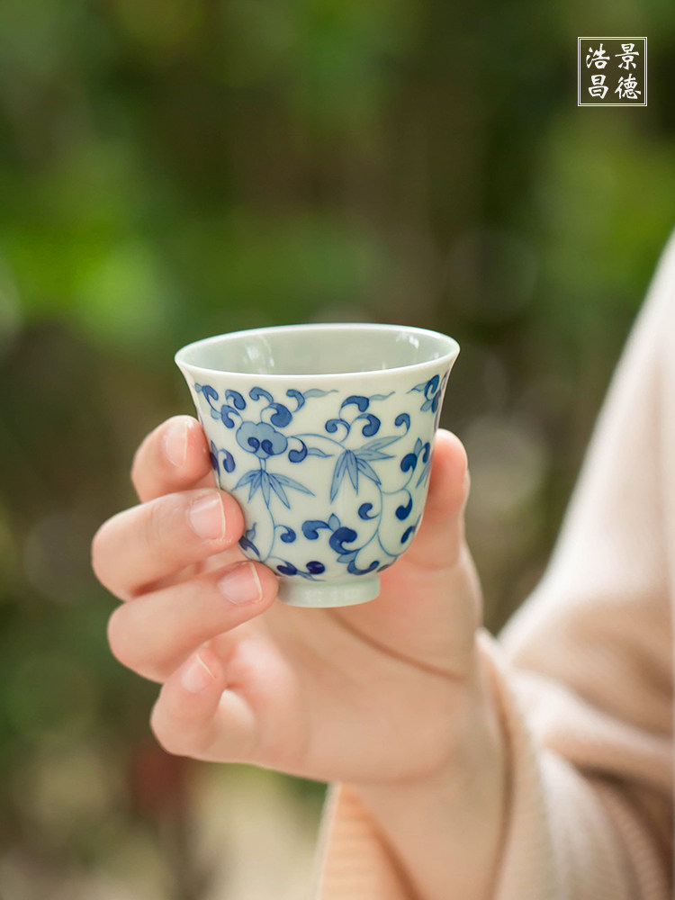 景德镇手工彷古陶瓷茶杯手绘中式青花瓷缠枝闻香品茗杯小号主人杯