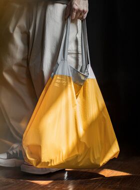 马登工装折叠购物袋大容量托特包黄色超轻便尼龙通勤手提胶囊包男