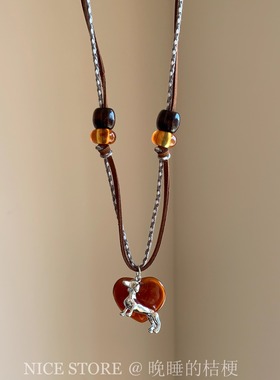 晚睡的桔梗I琉璃爱心小马毛衣链