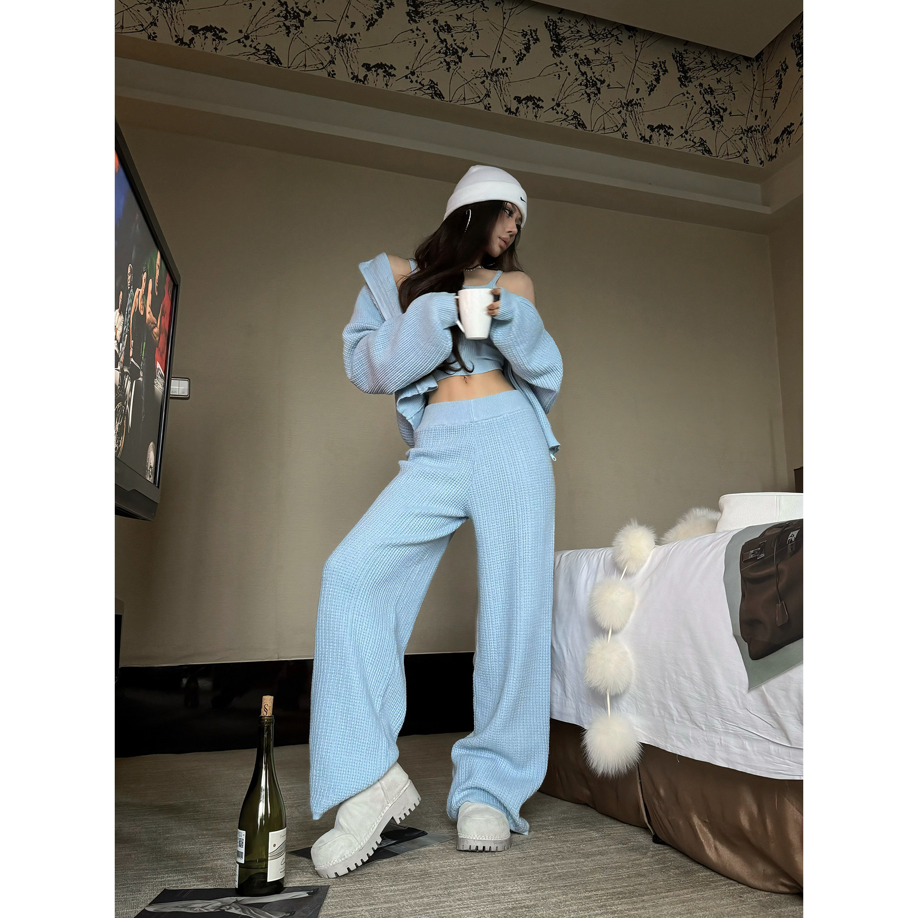 福尔尼斯悦 慵懒风针织套装女2025秋冬松弛感吊带开衫裤子三件套