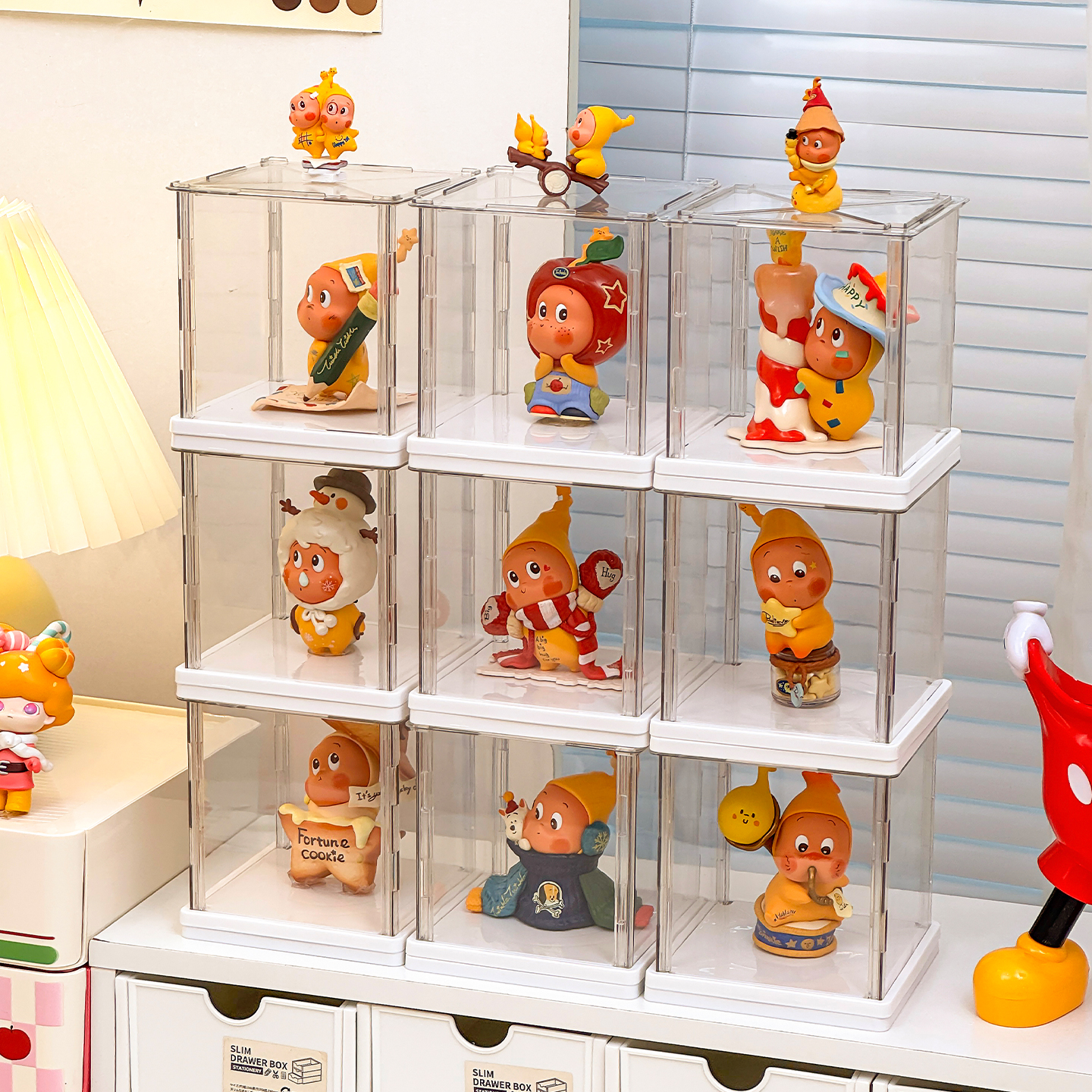 旋转星星人展示盒盲盒收纳展示架