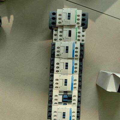议价议价施耐德接触器LC1E2510M5N  15只220V