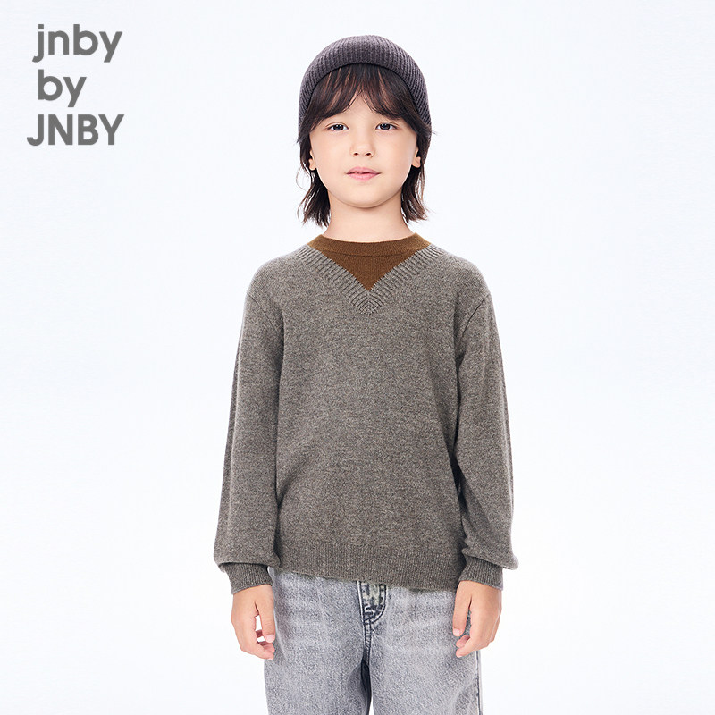 秋冬季可作为内搭，撞色V型圆领