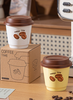 手握小咖啡杯便携复古精致拿铁杯带盖女陶瓷马克杯家用办公水杯子