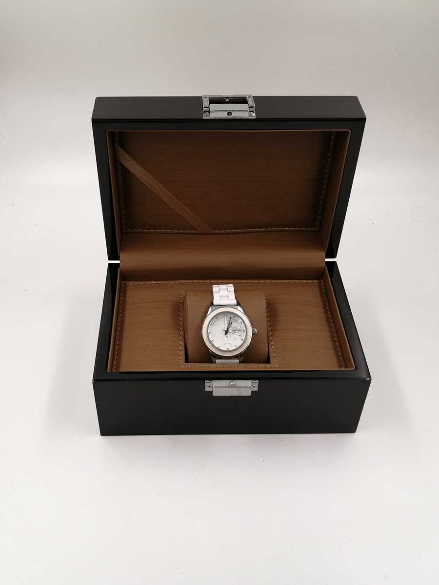 正品高档送礼带锁礼品盒男女礼物手表盒木盒包装首饰烤漆收纳手表