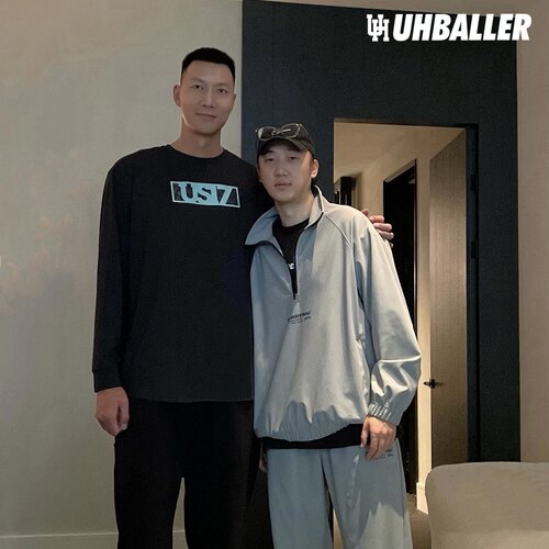 UH限量青灰色运动套装符合材质