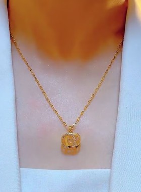 新款小香风金色交叉字母项链女网红爆款轻奢百搭小众设计感项链女