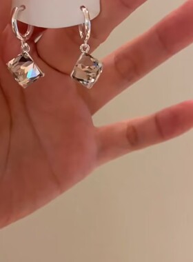 清冷感粉色方糖耳扣轻奢百搭