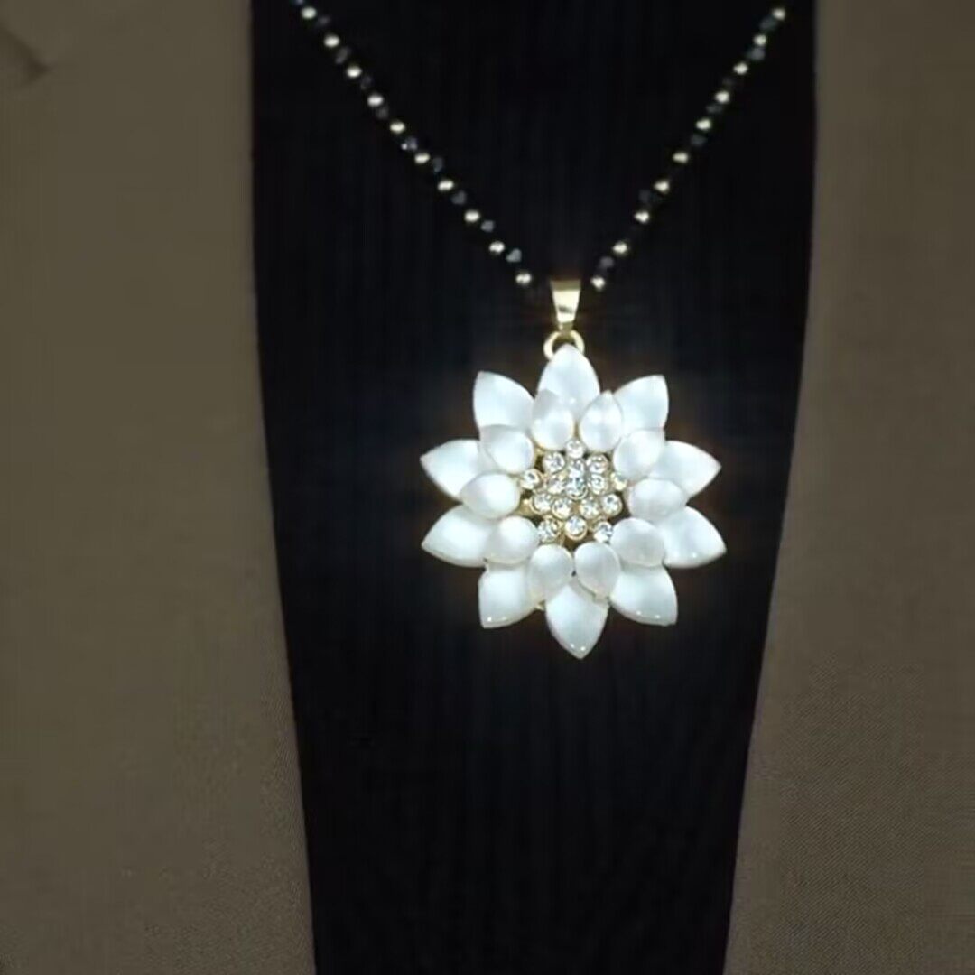 韩国水晶牡丹花朵吊坠毛衣链长款女项链百搭简约链子衣服配饰挂件