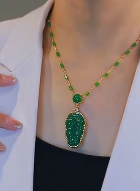 原创设计绿色金枝玉叶吊坠项链女超闪高级感叶子锁骨链爆款配饰品