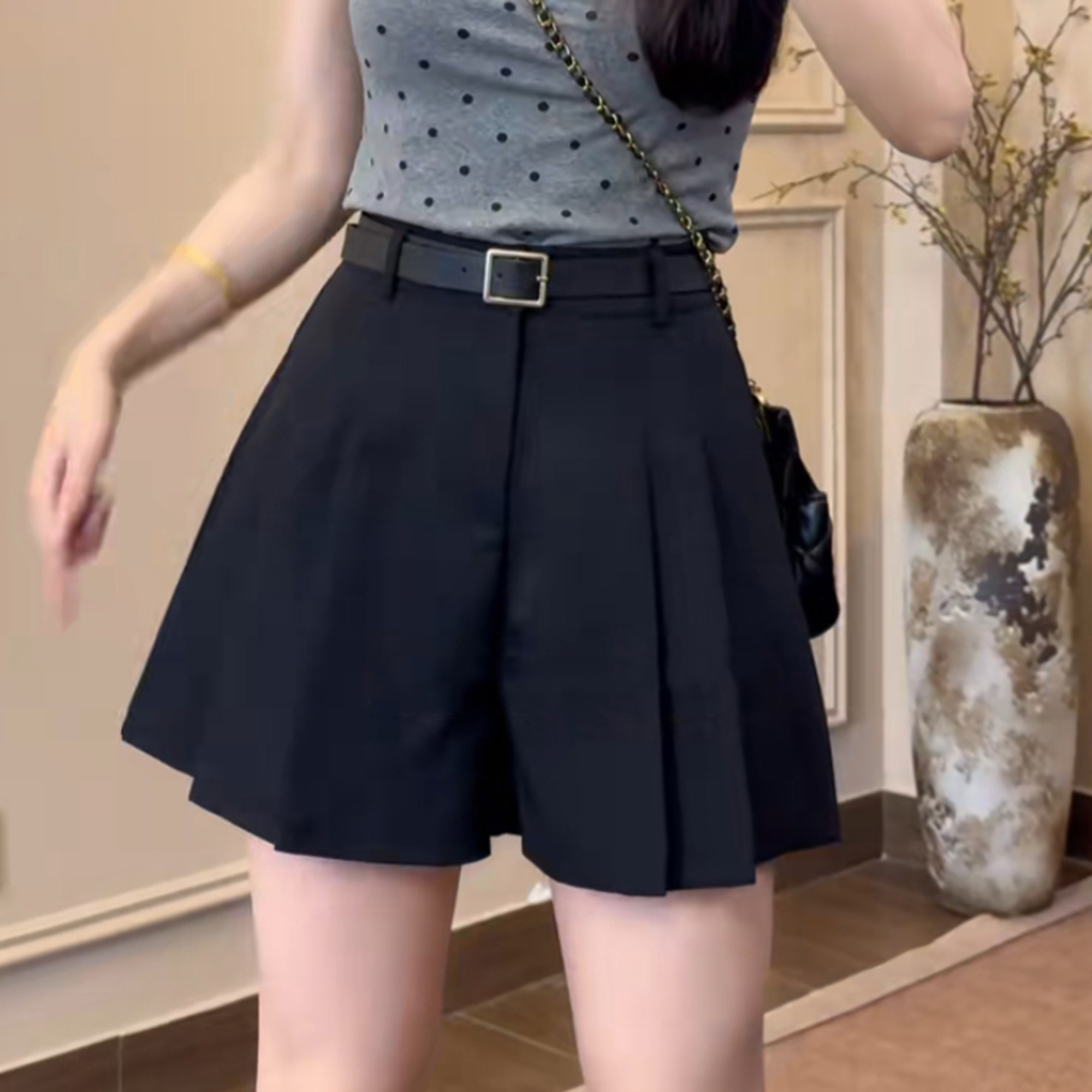 黑色西装短裤女夏季2025新款小个子高腰显瘦薄款a字外穿阔腿裤裙