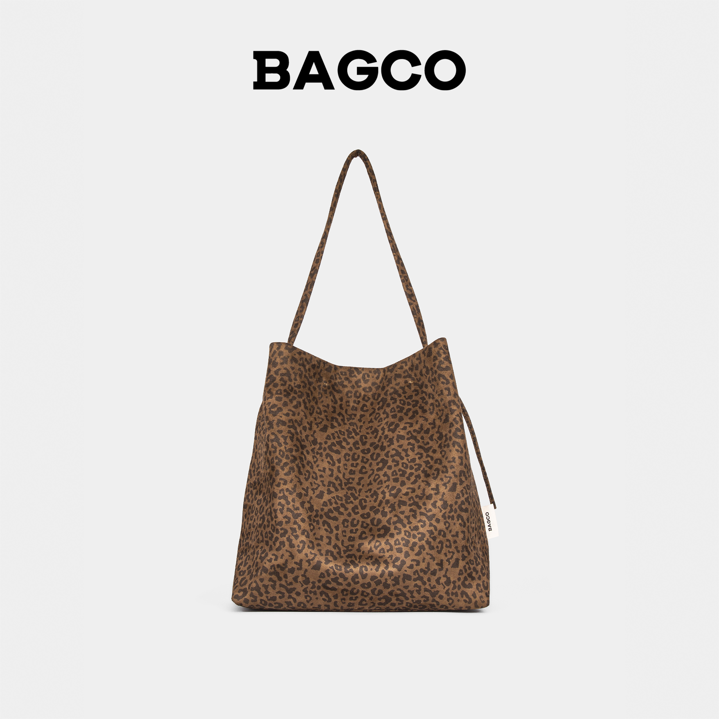 BAGCO“出走包”超大容量袋口可调节通勤单肩水桶包