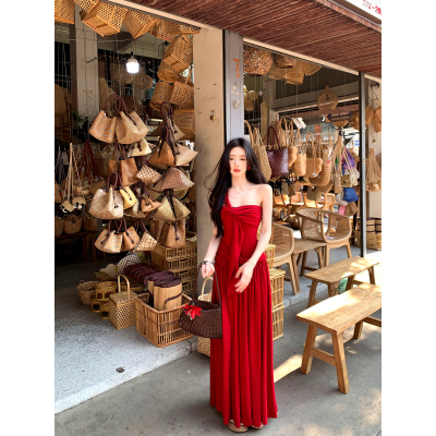 一颗甜桃yikett《明媚的红》夏季露肩针织连衣裙女收腰显瘦连身裙