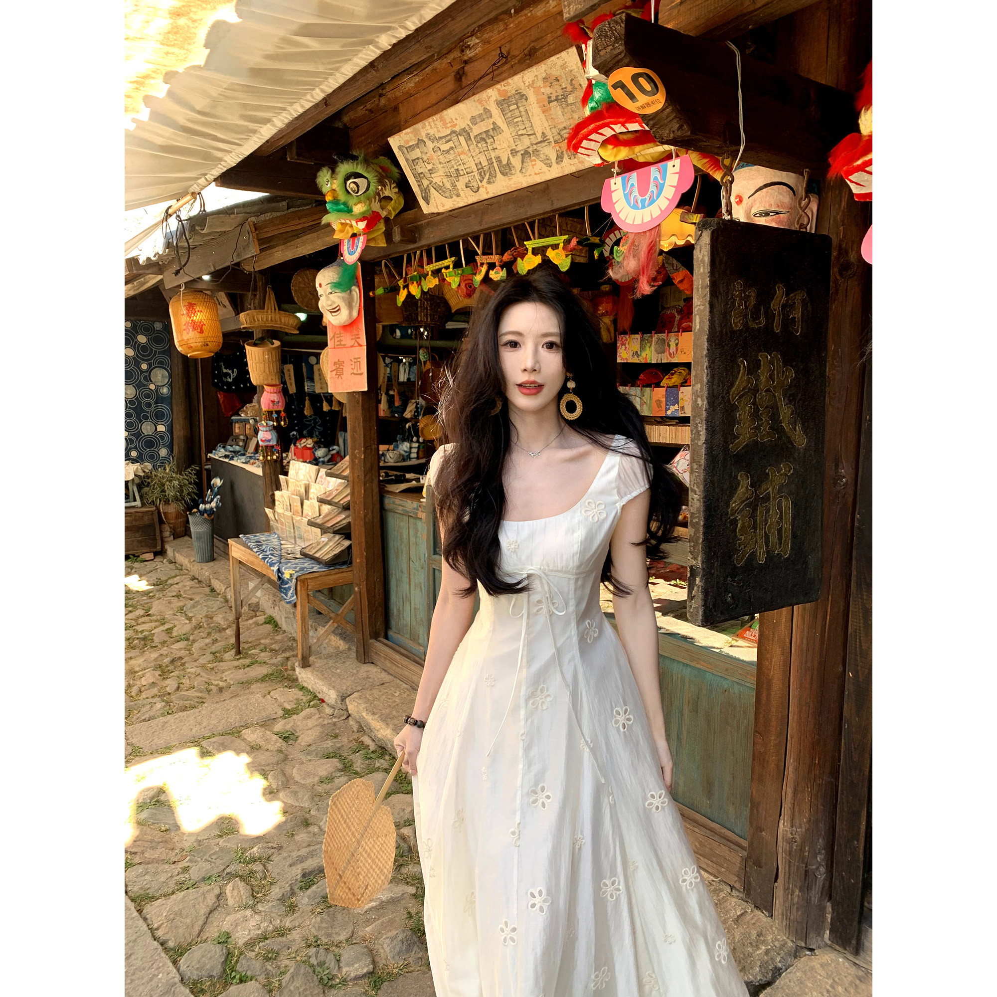 一颗甜桃yikett《美神降临》短袖掐腰显瘦连衣裙女夏季连身长裙