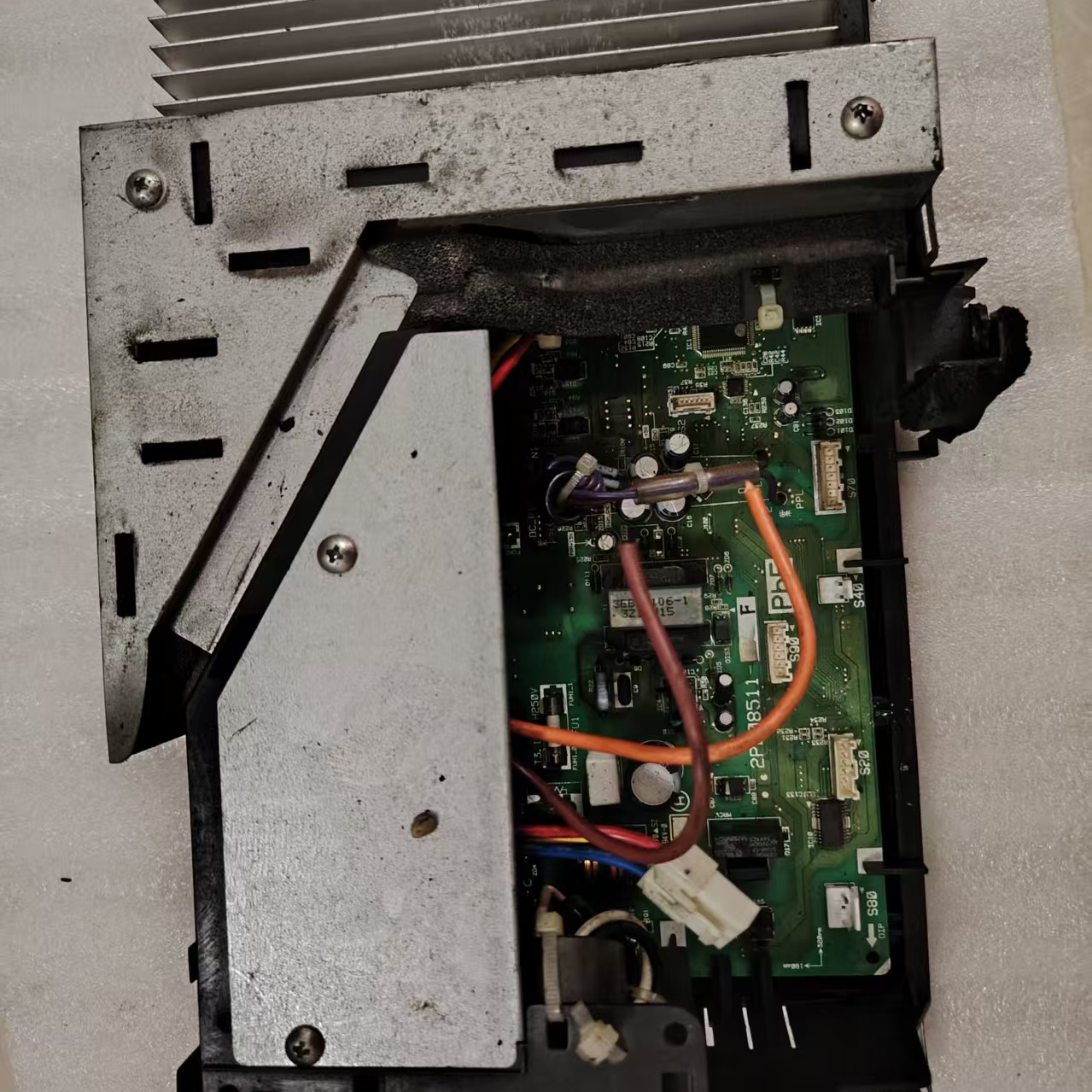 大金空调外机主板2P208511