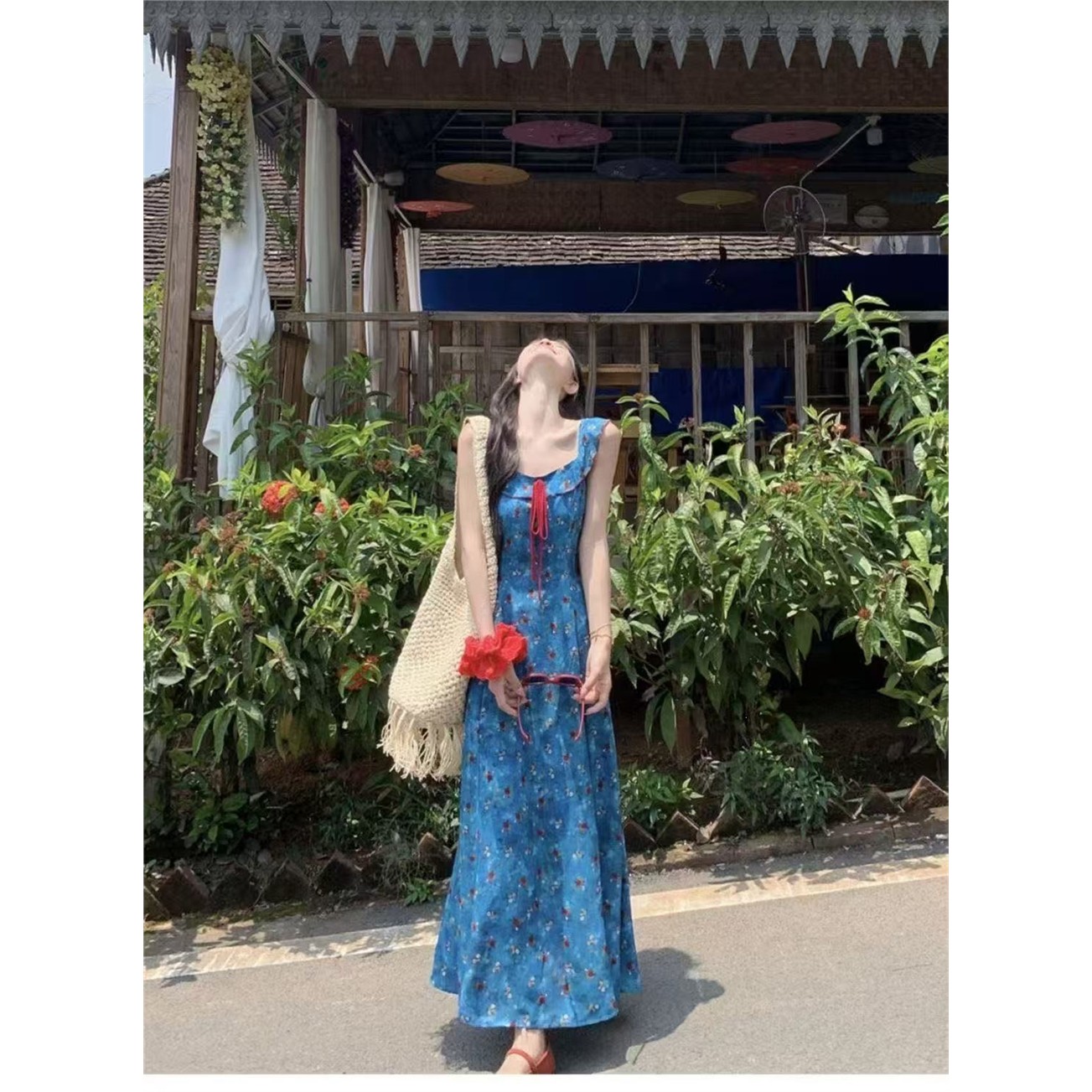 海边度假风蓝色碎花吊带