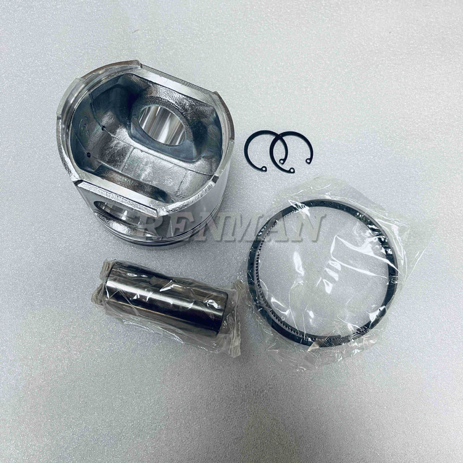 康明斯发动机配件B3.3活塞4955573 4944477 C0406503012 4941138