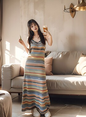 彩虹条纹针织连衣裙女夏季小众设计新款显瘦吊带修身收腰气质裙子