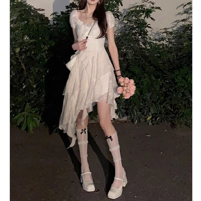 仙女风梦游爱丽丝白色法式茶歇连衣裙甜辣荷叶边不规则显瘦短