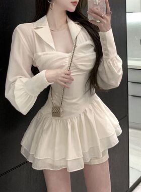 甜辣妹长袖衬衫连衣裙女春秋纯欲白色方口领褶皱收腰显瘦蓬蓬短裙