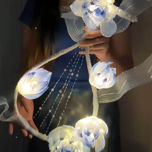 琵琶造型奶蓝悬浮莲花灯