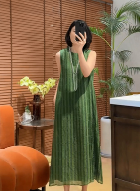 气质时尚绿色连衣裙女2025秋季新款无袖显瘦小众今年流行爆款裙子
