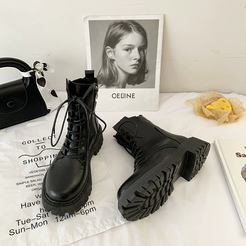 Martens, черные демисезонные утепленные ретро короткие сапоги на платформе в английском стиле, коллекция 2022, в британском стиле