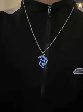 2022新款时尚潮男霸气夜光火焰龙项链饰品长款项饰发光龙短袖项链