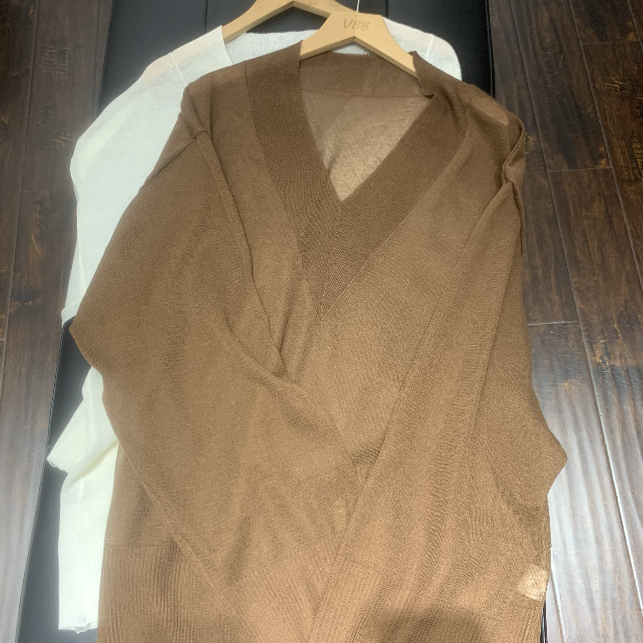 高级感极简风V领薄款针织衫女夏季新款宽松慵懒和纸纱外搭空调衫