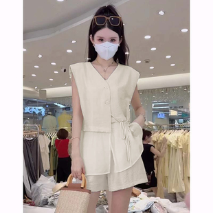 洋气减龄套装 有里布2025新韩版 时尚 短裤 两件套D2675 V领拼接上衣