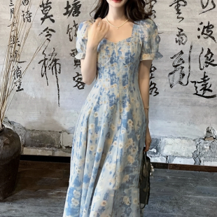 2026夏季新款法式复古油画风碎花连衣裙设计感气质收腰长裙D7062