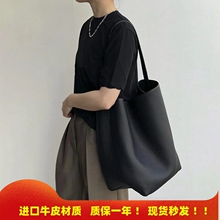 小众牛皮通勤托特包女真皮大容量水桶包2025新款高级感单肩手提包